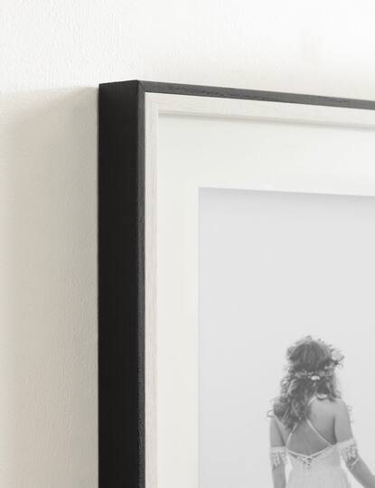 Kate and Laurel Gibson Wall Photo Frames Set